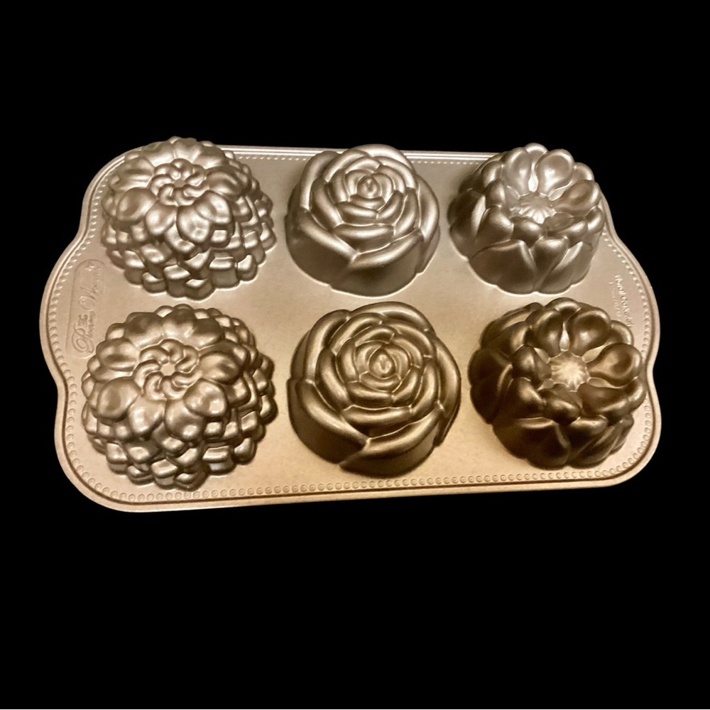Nordic Ware Cakelette/Muffin pan